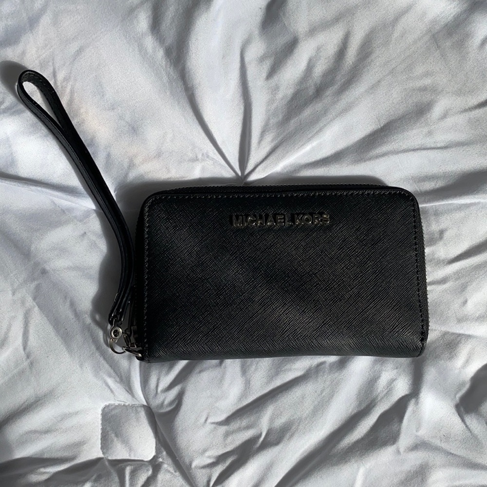 Michael Kors Wristlet Wallet